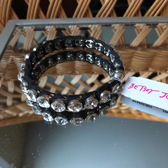 Betsy Johnson Bangle Bracelet with magnetic clasp - Picture 3 of 3